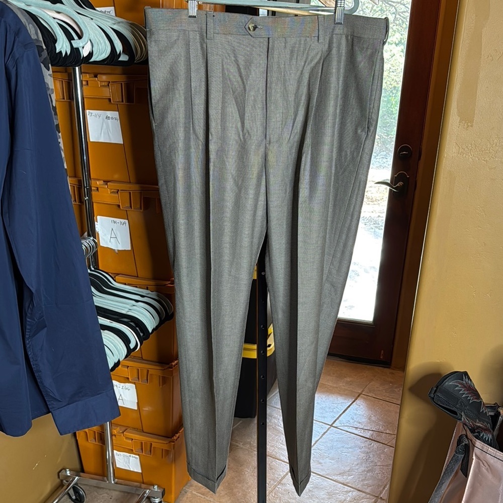 Roundtree & Yorke Easy Care Men's Gray Dress Pants Size 40 x 32